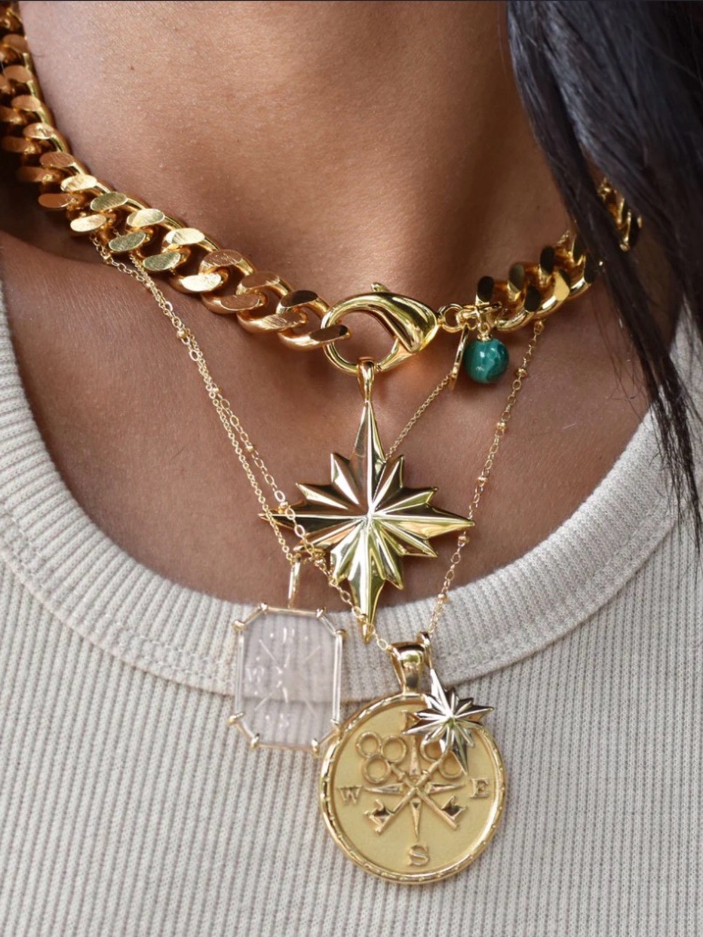 Jane Win Gold Curb Chain Necklace with Malachite Accent - Picture 3 of 6